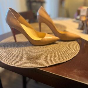 Christian Louboutin Pigalle Follies 100 Nude EUR 40.